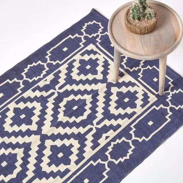 Homescapes Halmstad Scandi Style Geometric Woven Cotton Printed Rug in Blue and White, Width: 150 cm