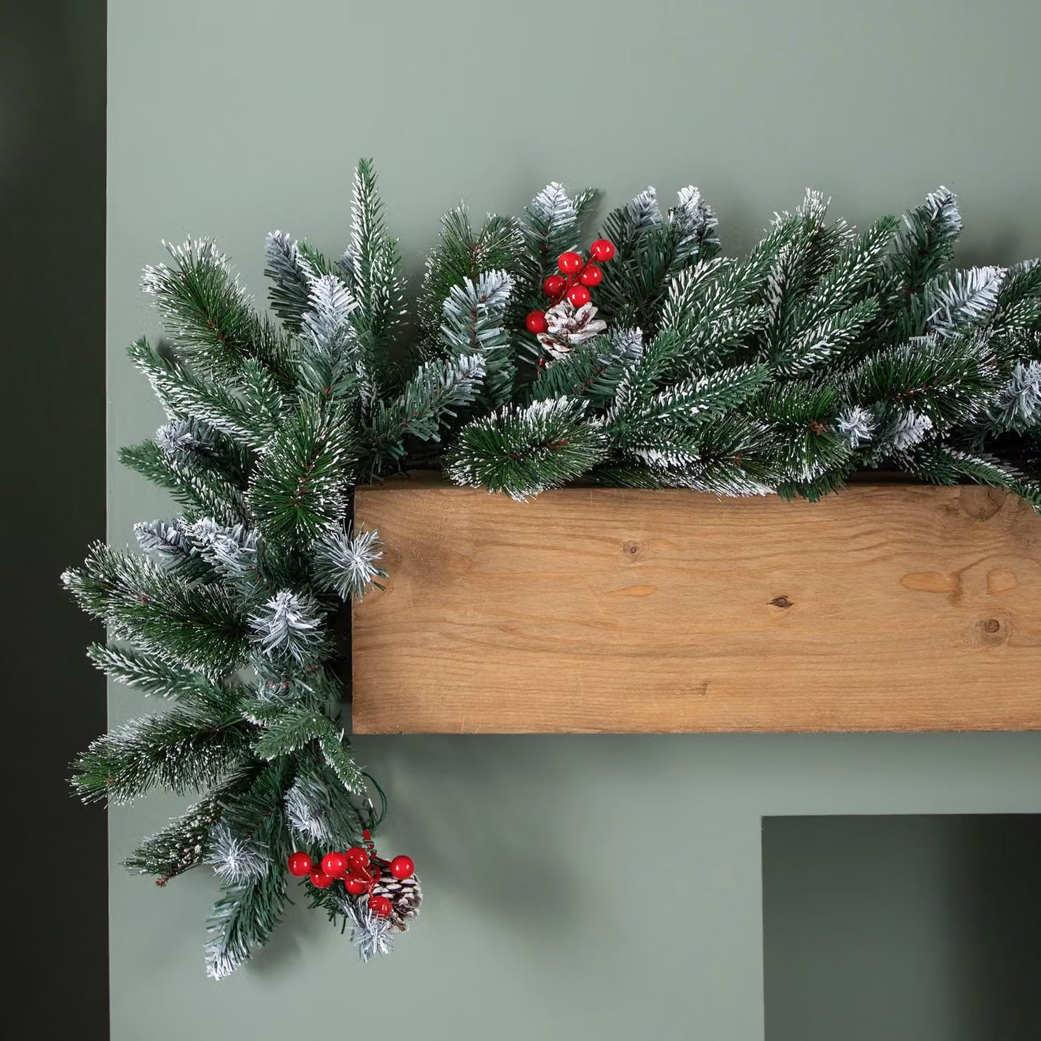 Samuel Alexander 1.8m New Jersey Christmas Garland with Red Berries, Pinecones and Snow Tipped Green PVC Branches – 2