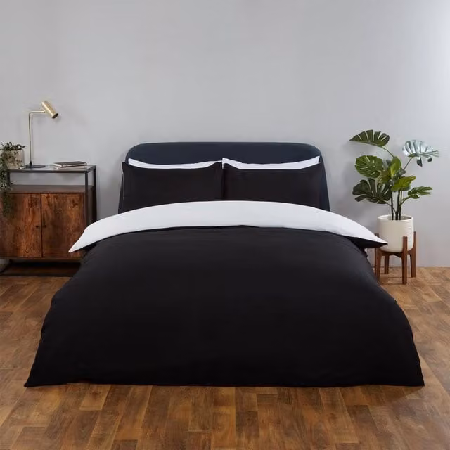 Brentfords Reversible Plain Microfibre Duvet Cover and Pillowcase Set in Black and White, 200 x 200 cm