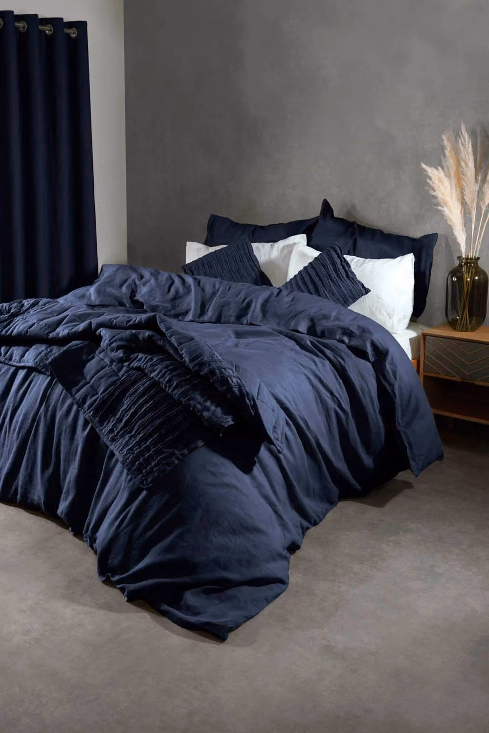 Lazy Linen Super King Bedding Bundle in Navy Blue, including Linen Duvet Cover, Pillowcase Pair and Fitted Sheet – 2
