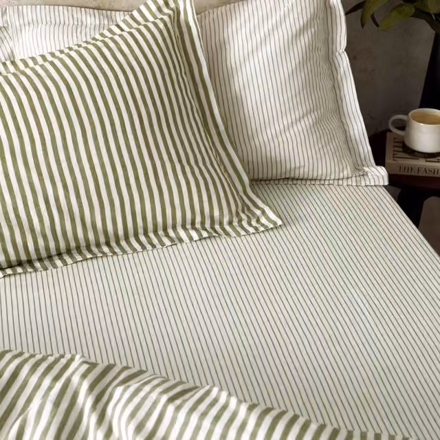 Yard Hebden Narrow Stripe 100% Cotton Fitted Sheet in Green, W/D/H: 140 x 200 cm