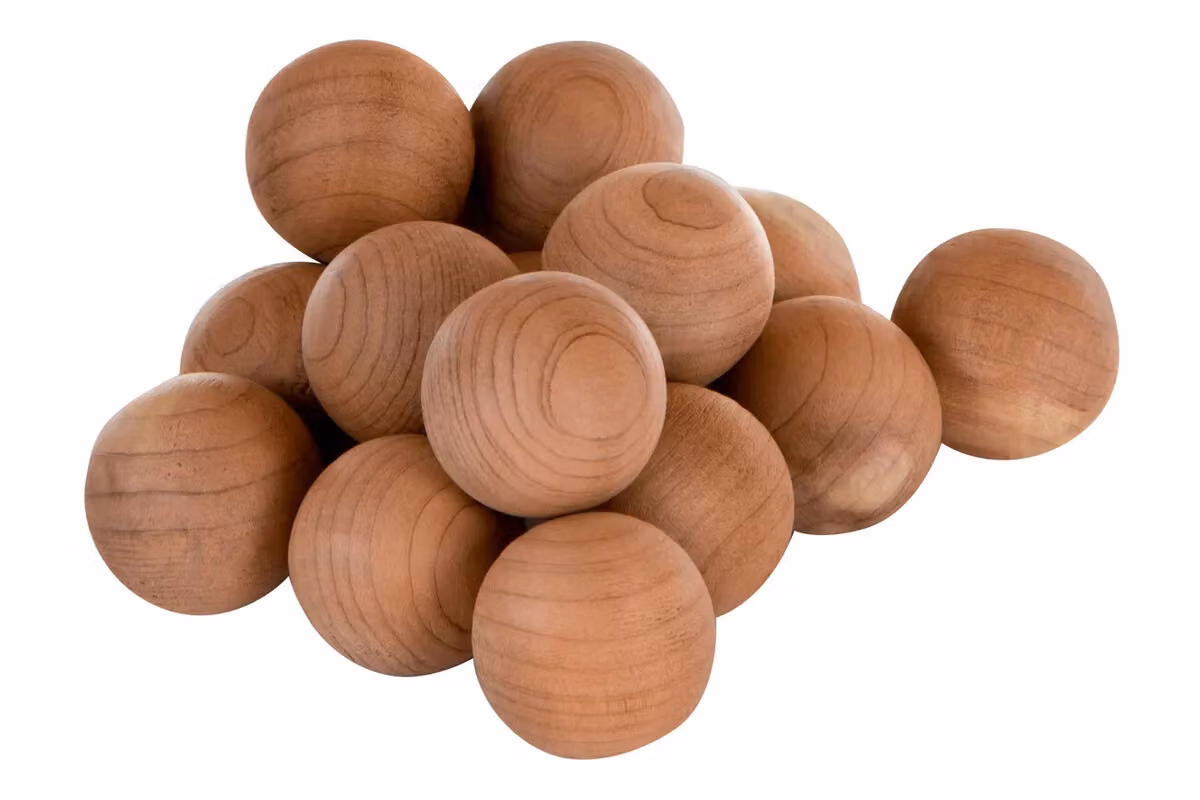 Orsina 15pc Scented Cedar Balls in Brown, Natural Anti-Moth Solution with Woody Aroma to Protect Your Clothes from Odours – 2