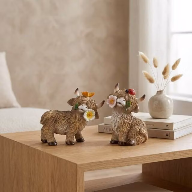 Garden Greatness Duo Highland Cow Floral Ornament Set in Brown and Multicolour, 2 Pack