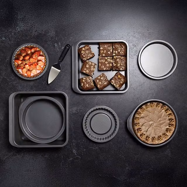 MasterClass 7-Piece Non-Stick Carbon Steel Roasting, Baking and Pastry Set, Black