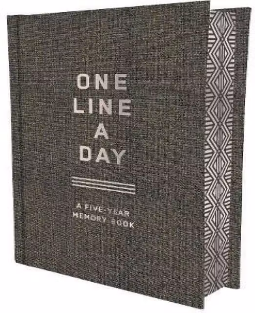 Chronicle Books One Line a Day Five-Year Memory Book Diary in Charcoal Canvas