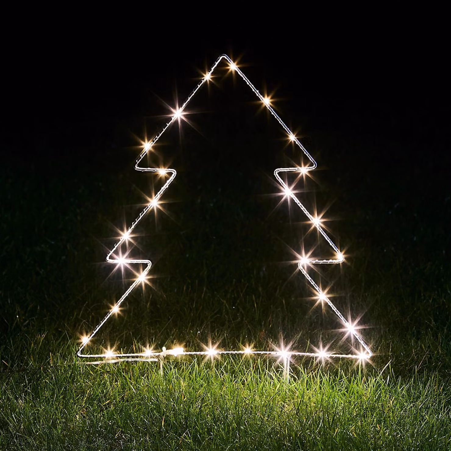 Lights4fun Outdoor Christmas Tree Garden Stake Light Micro LED Battery Timer IP44 White