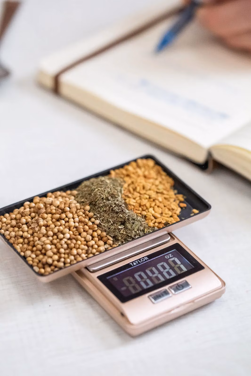 Taylor Pro Precision Kitchen Scales in Rose Gold with 0.01g Accuracy and 500g Capacity – 4