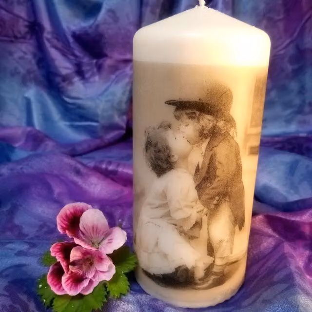 Viki Love and Kisses Candle in White