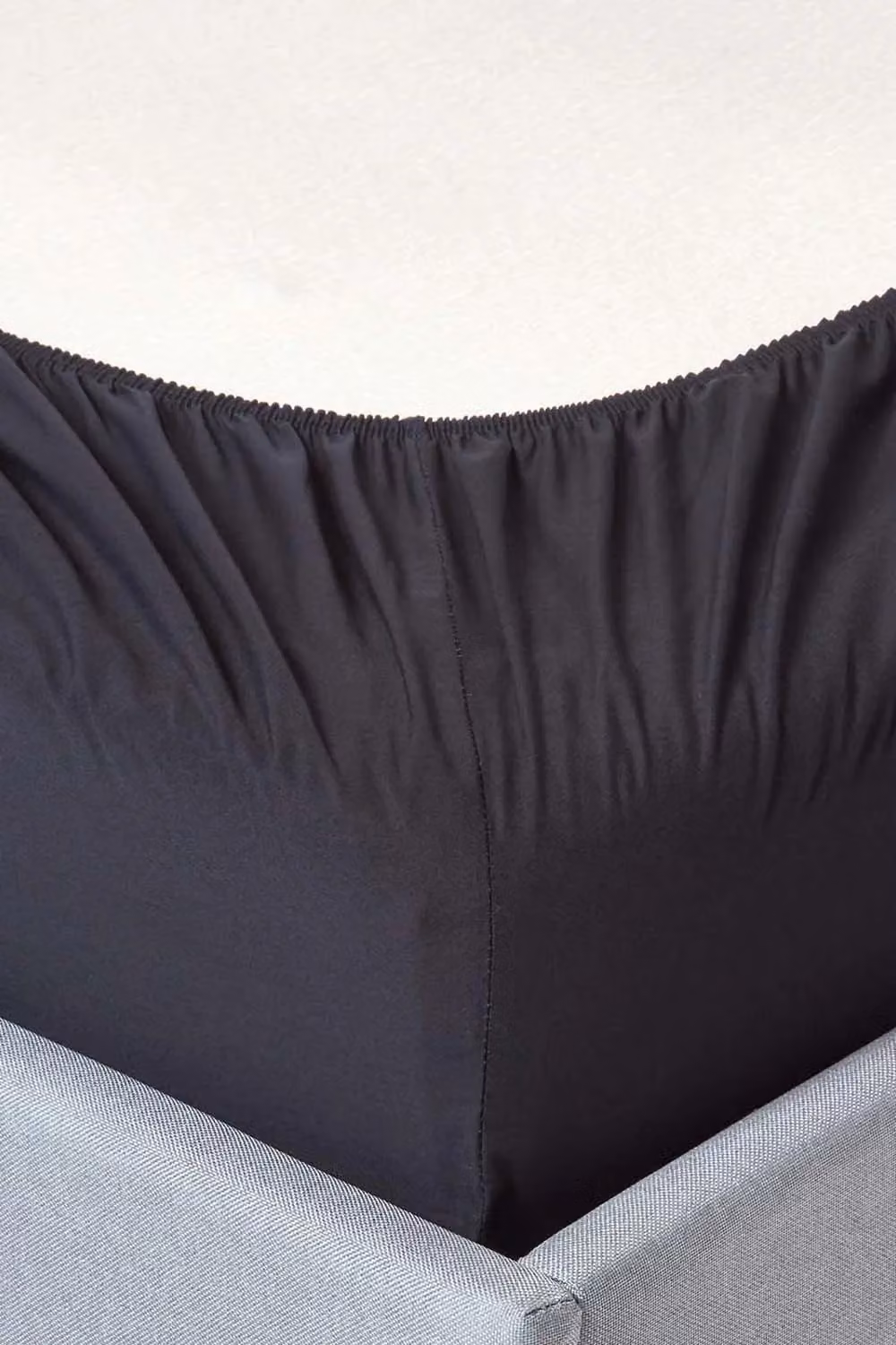 Homescapes Black Extra Deep Egyptian Cotton Percale Fitted Sheet, Double, W/D/H: 140 x 200 x 45.72 cm – 2