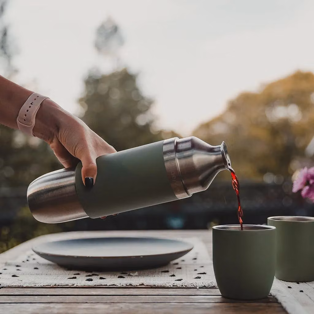 High Camp Flasks Parkside 750ml Vacuum Insulated Stainless Steel Travel Wine Flask in Pale Grey – 4