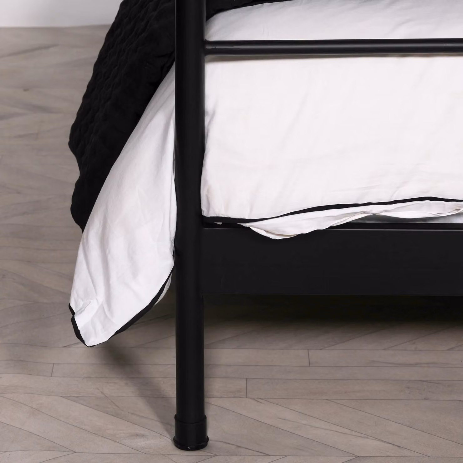 Glasstone Metropolitan Black Metal 5ft King Size Poster Bed with Canopy Frame, H 224 x W 158 x D 206 cm – 2
