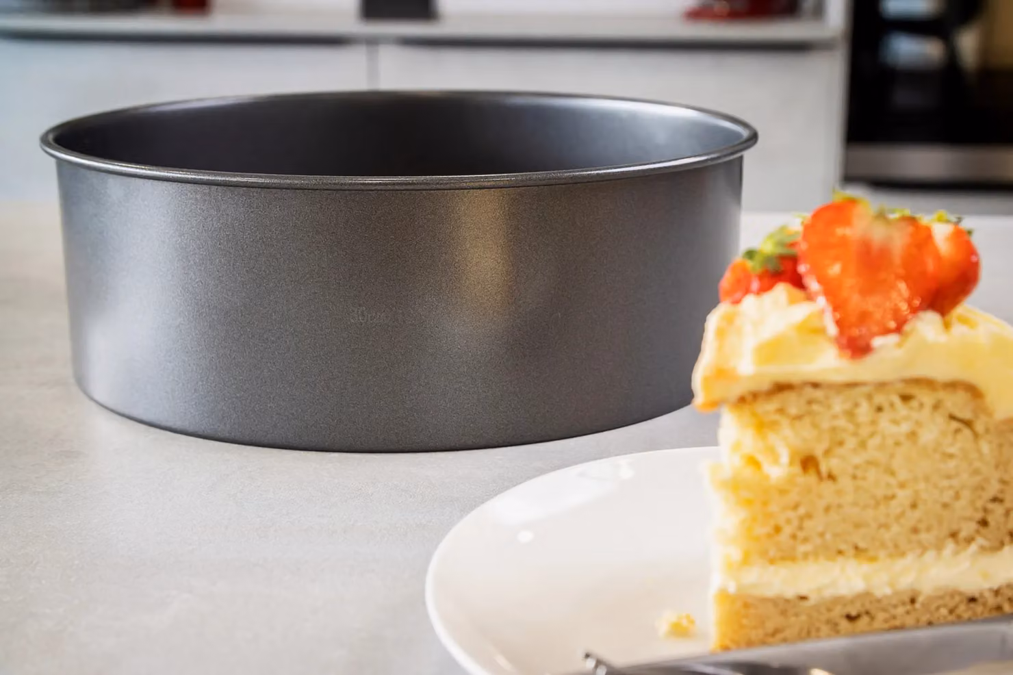 MasterClass Non-Stick Loose Base Round Carbon Steel Deep Cake Tin, Diameter: 30 cm, Dark Grey – 3