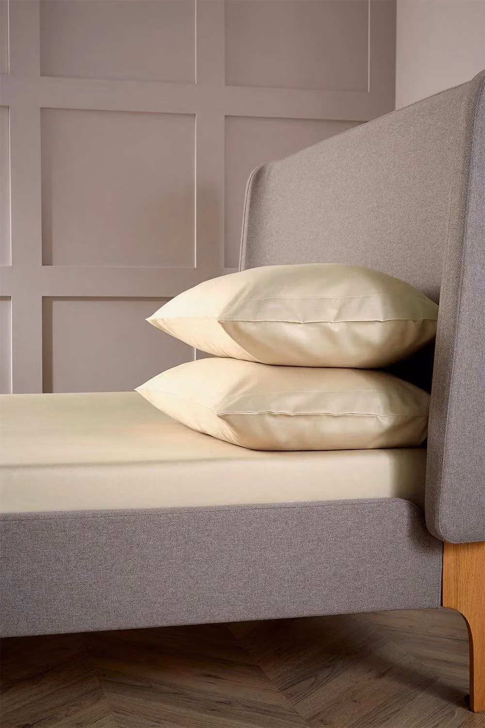 Christy 400TC Luxury Cotton Sateen Plain Dye Fitted Sheet in Gold, Super King – 2