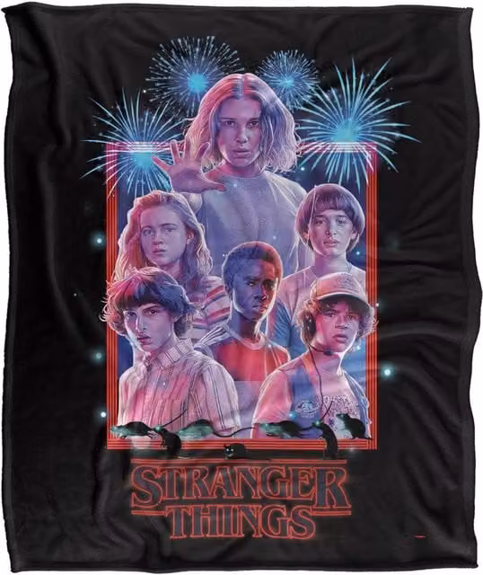 Stranger Things Season 3 July 4th Super Soft Throw Blanket, Multicolour, W: 152 cm, D: 127 cm