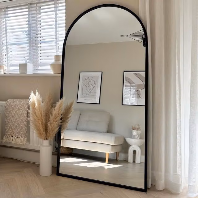 MirrorOutlet Full Length Arched Leaner Wall Mirror with Black Metal Frame, H 180 cm x W 90 cm – 1