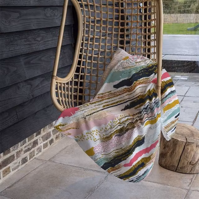 Benjamin Tate Design Striped Fleece Blanket in Pink, Beige and Multicolour, W/D/H: 120 x 150 cm