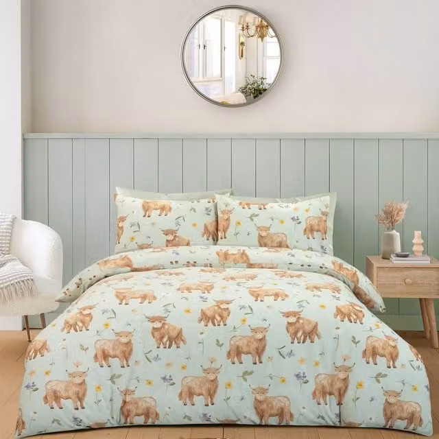 Portfolio Home Daisy Highland Cow Floral Duvet Cover Set with Pillowcase in Light Green, King Size (Duvet: 180 x 200 cm, Pillowcase: 50 x 75 cm)