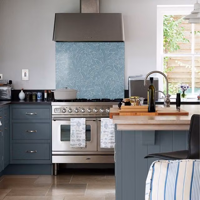 Country Living Acanthus Leaf Glossy Glass Kitchen Splashback in Air Force Blue, Width: 60 cm