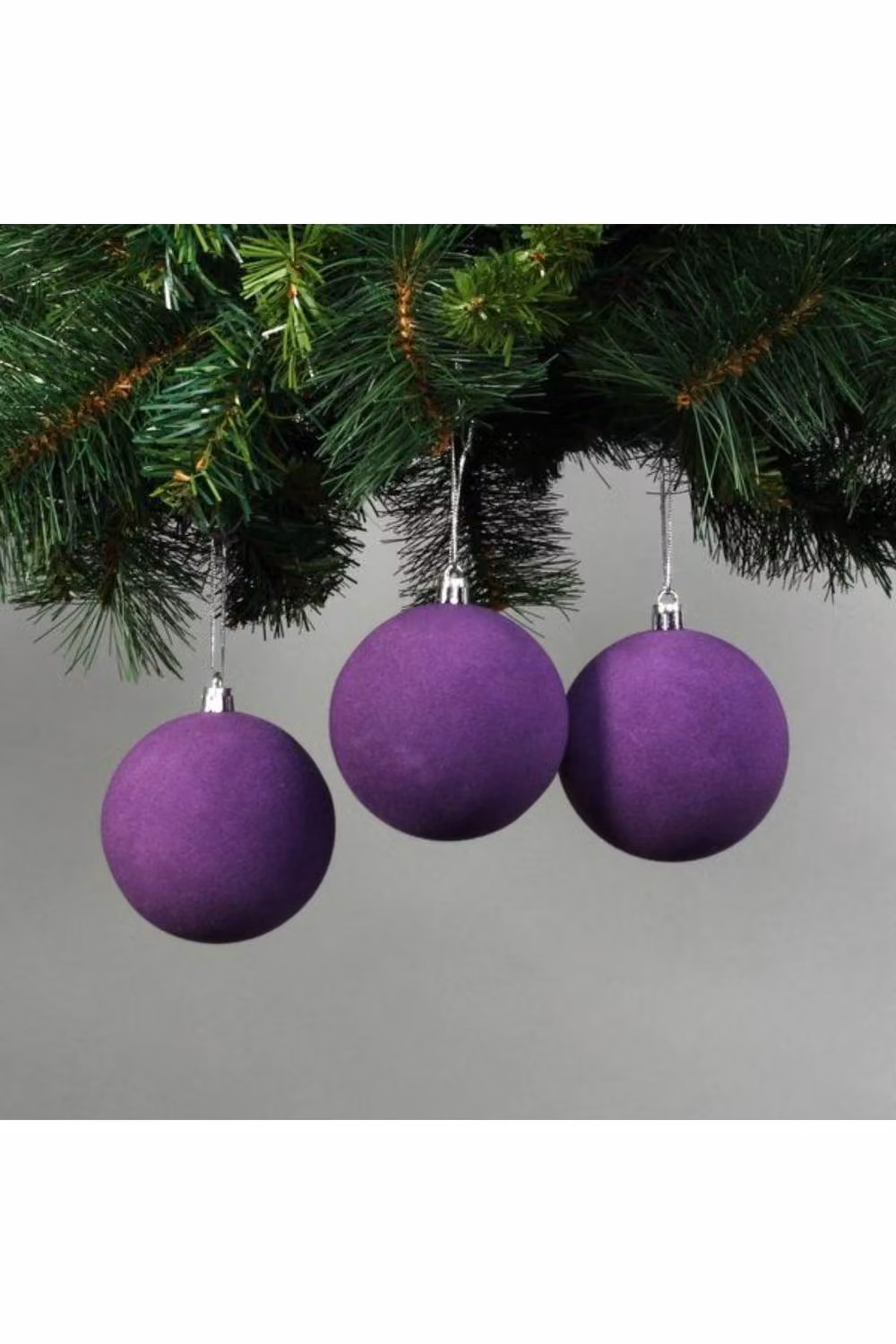KDMD Set of 6 Purple Velvet Round Christmas Baubles, Diameter: 8 cm – 2