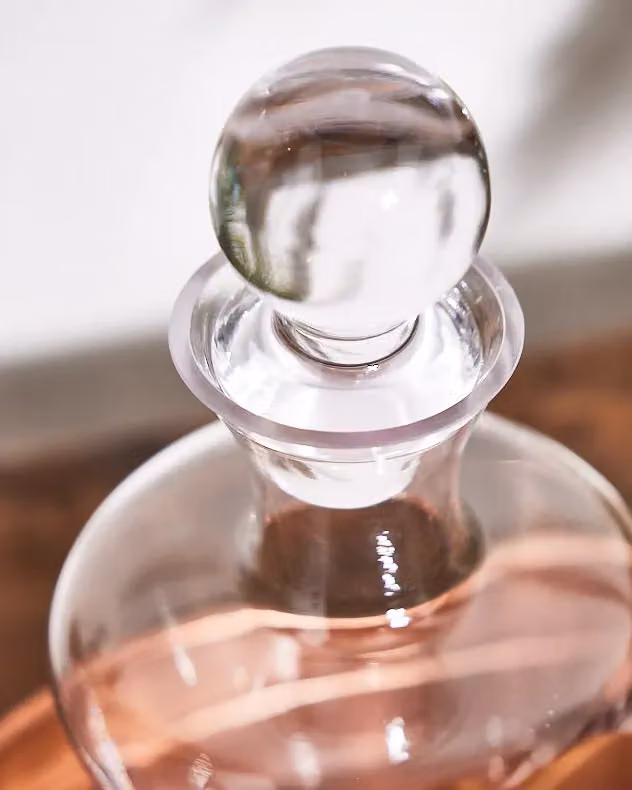 Dibor Lead-Free Fluted Stem Wine Decanter and Aerator with Weighted Stopper Lid, 1 l, Clear – 3