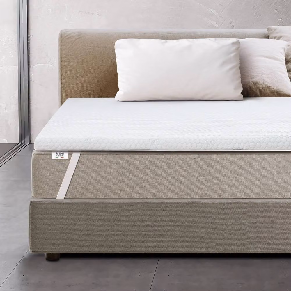 The White Stone Hypoallergenic Memory Foam Mattress Topper and Protector in White, W/D/H: 160 x 190 x 7 cm – 2