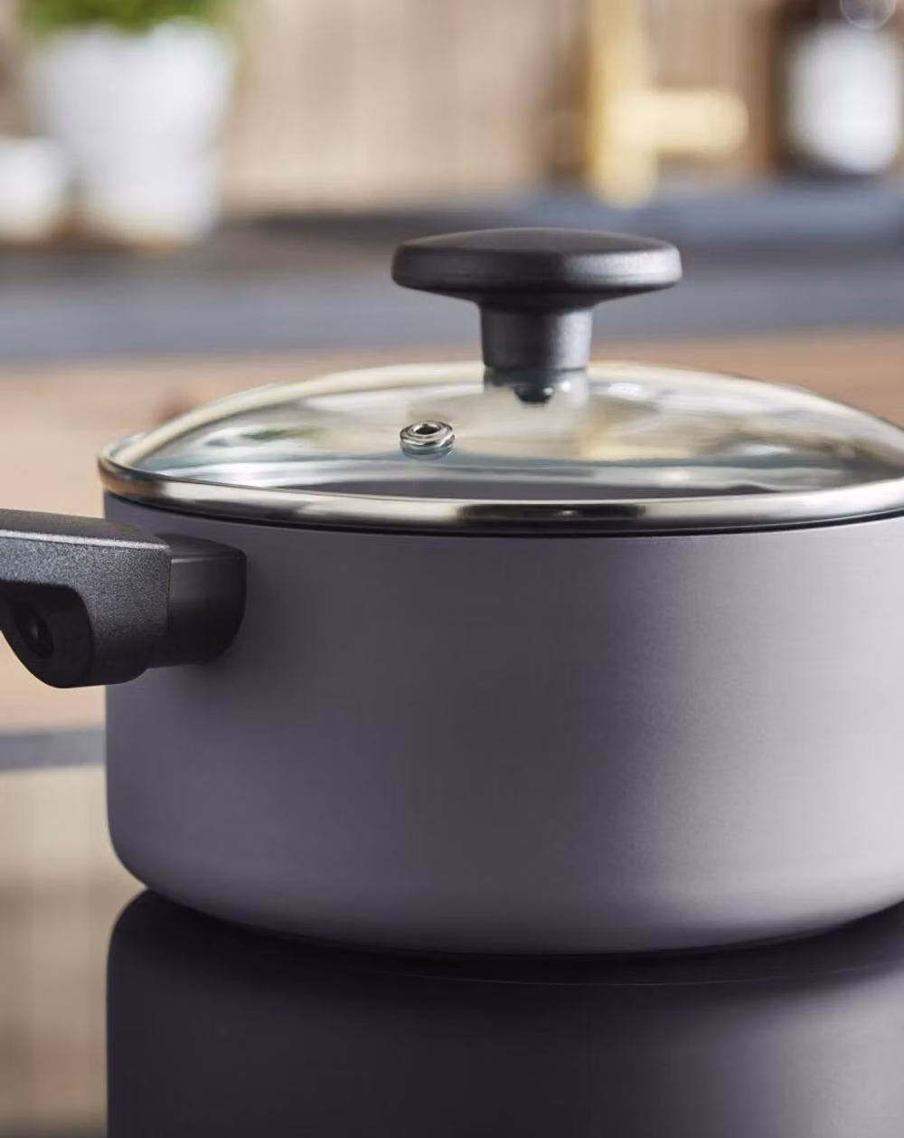 Morphy Richards 5-Piece Aluminium and Ceramic Saucepan and Frying Pan Set in Grey – 10