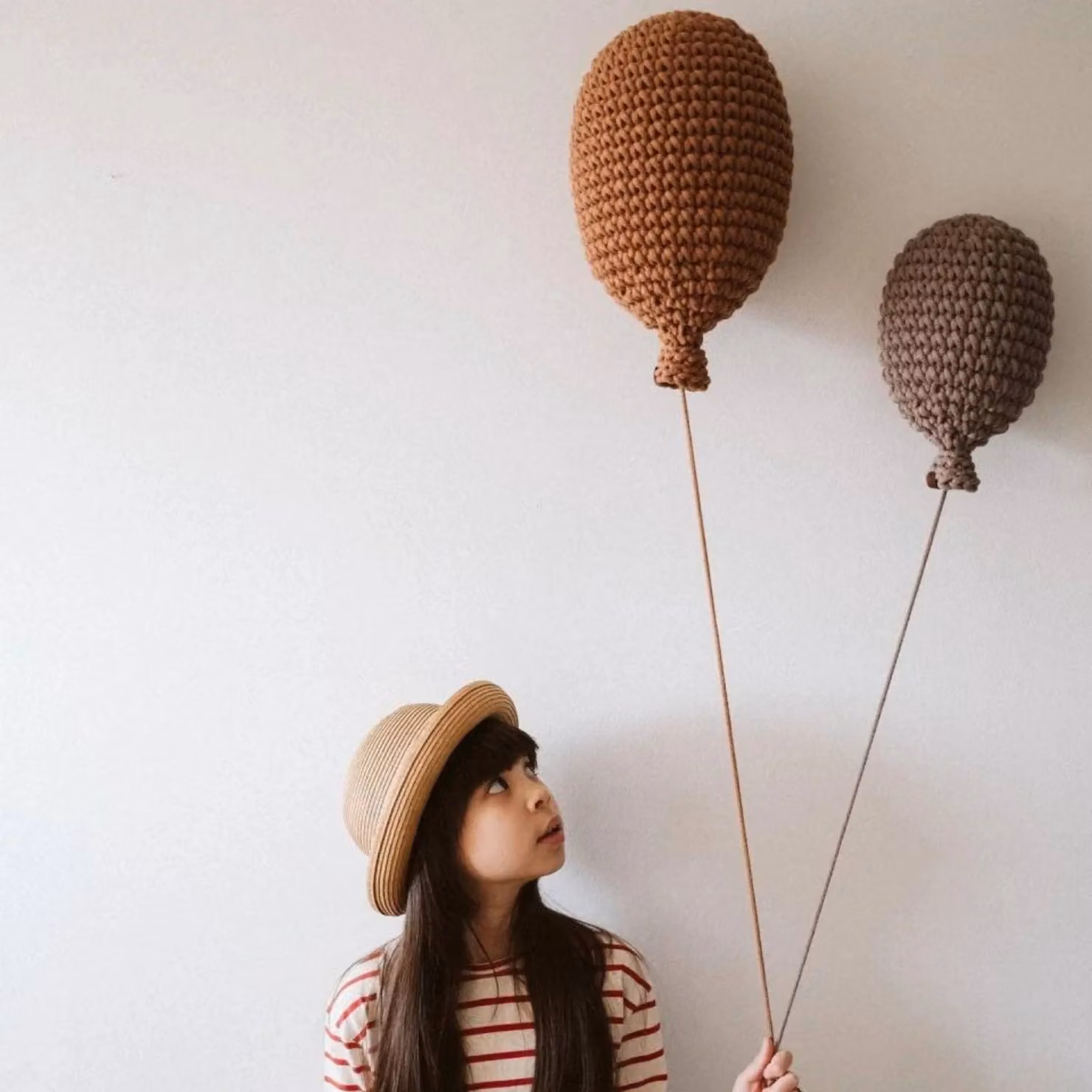 Zuri House Crochet Balloon Hanging Wall Object in Brown – 2