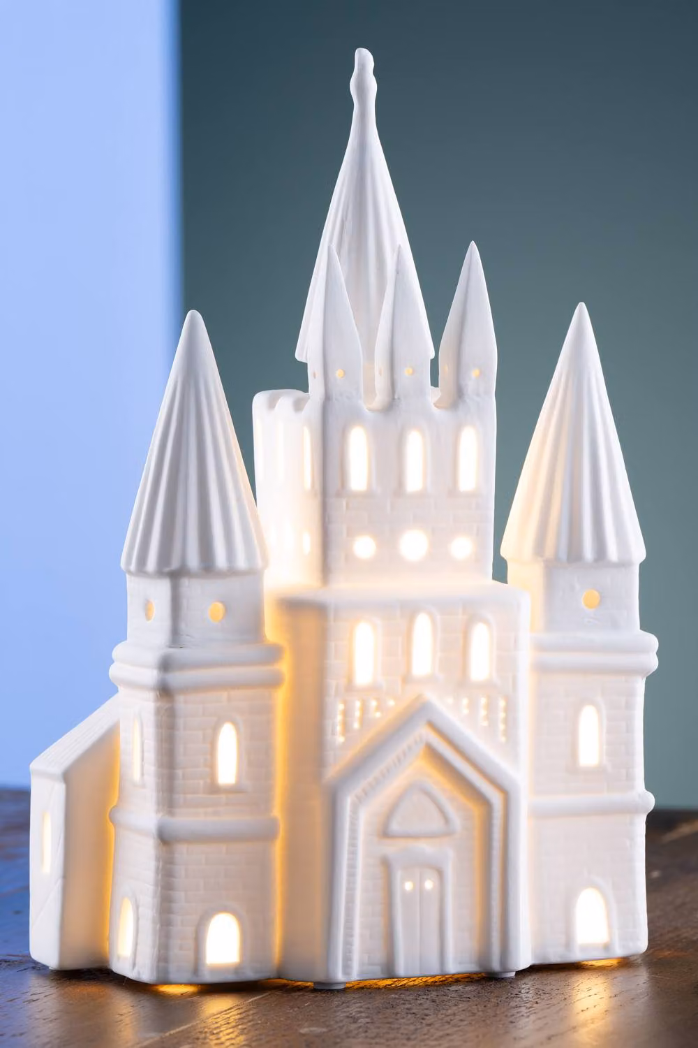 Belleek Living Fairytale Castle Ceramic Tabletop Luminaire in White, Height: 27.94 cm – 2