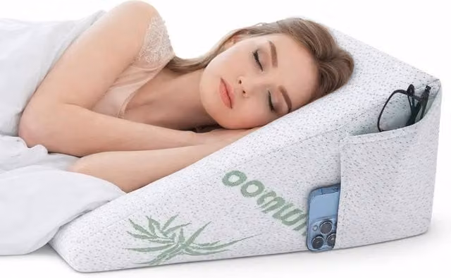 FLAVORA Memory Foam Wedge Pillow for Acid Reflux in White – 1