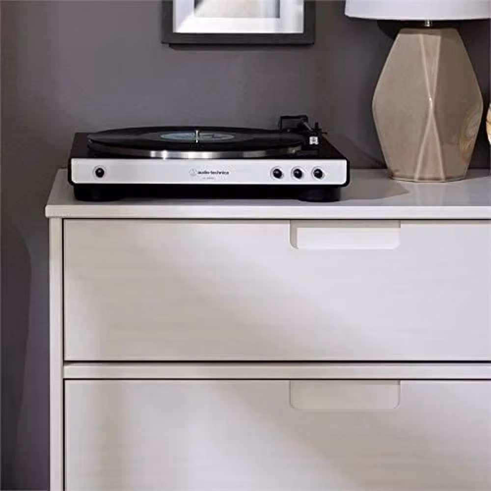 FORGEVIO Pine 3 Drawer Chest of Drawers with Groove Handles in White – 3