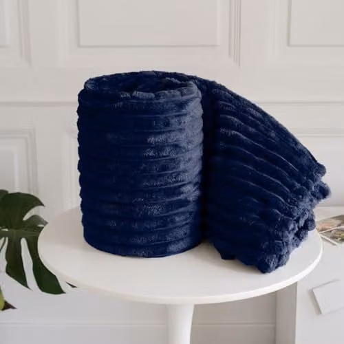 HomeSpace Direct Blue Faux Fur Throw Blanket W/D/H: 200 x 240 cm – 1