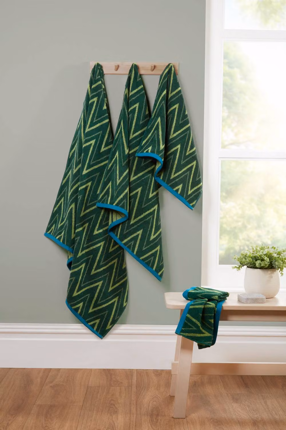 Rapport Home Helix 6 Piece Cotton Towel Bale Set in Green – 2