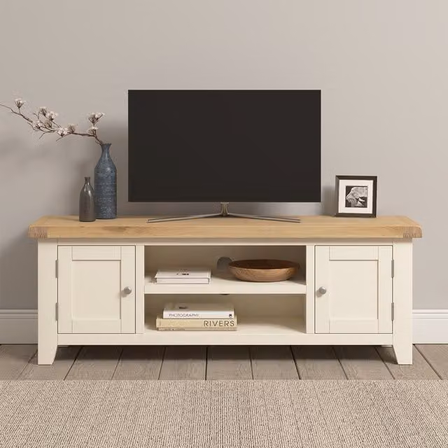 Seconique Windsor Straight TV Unit in White Oak
