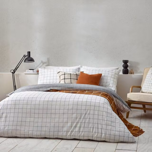 Make it a Home Reversible Checked Cotton Duvet Cover Set in White and Grey, W/D/H: 140 x 200 cm