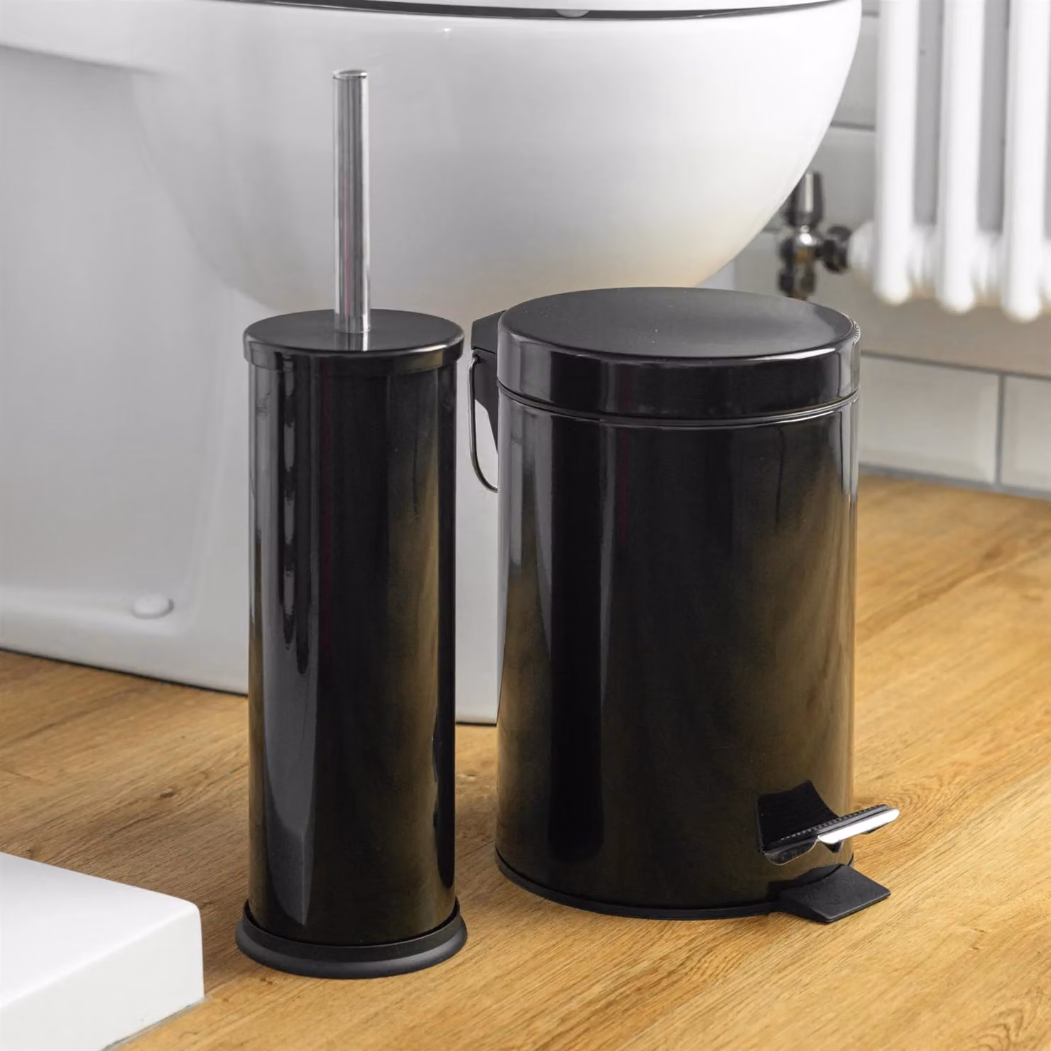 Harbour Housewares 3L Black Stainless Steel Pedal Bin and Toilet Brush Set – 7