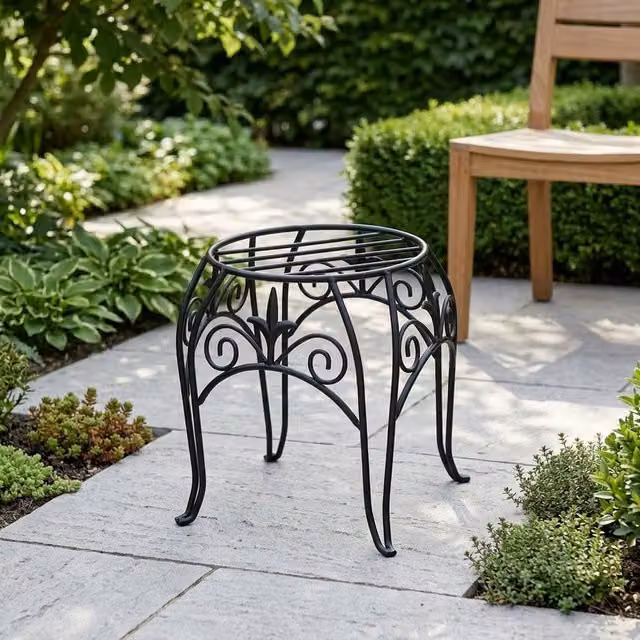 Garden Greatness Urban Cameo Metal Plant Display Stand, Black, W/D/H: 28 x 28 x 25 cm – 1