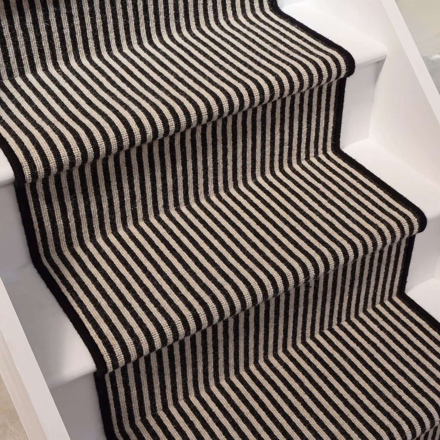 RainbowHome Mayfair Striped Wool Stair Runner in Black and White, W: 50 cm, L: 600 cm – 2