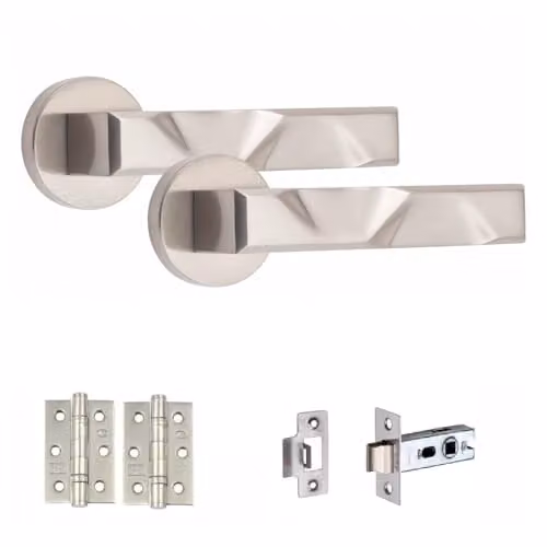 Golden Grace Nova Door Handles with 2.5 inch Latch in Chrome Silver