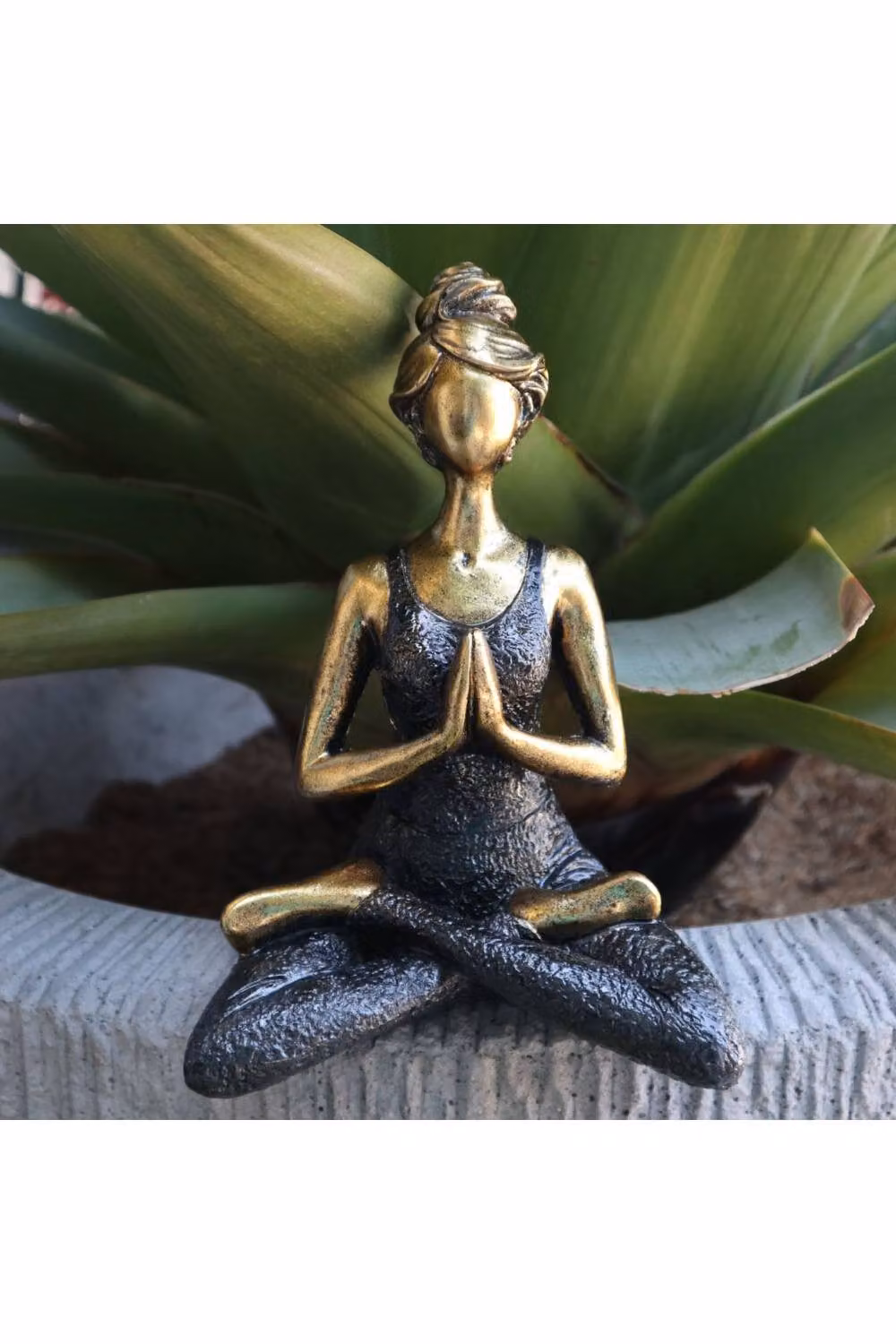 KDMD Elegant Bronze and Black Metal Yoga Lady Tabletop Figurine, Height: 24 cm – 3