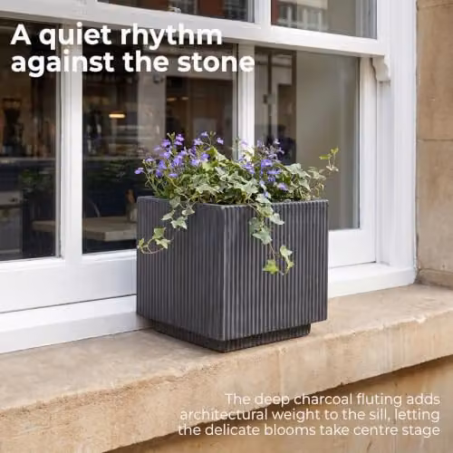 IDEALIST Black Reinforced Stone Outdoor Plant Pot, 25 cm – 9