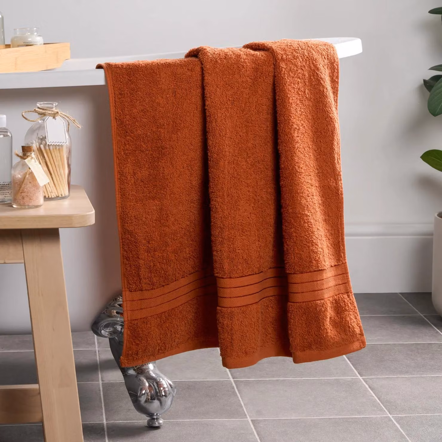 OHS 10 Pack of Fluffy 100% Cotton Terry Bath Towels in Orange – 2
