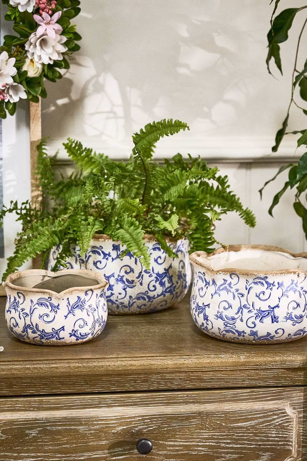 Dibor Set of 3 Vintage Solene Blue Botanical Ceramic Flower Planters in Beige and Blue – 2
