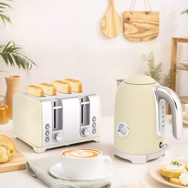 HOMCOM Retro Kettle and 4 Slice Toaster Set in Beige and Silver