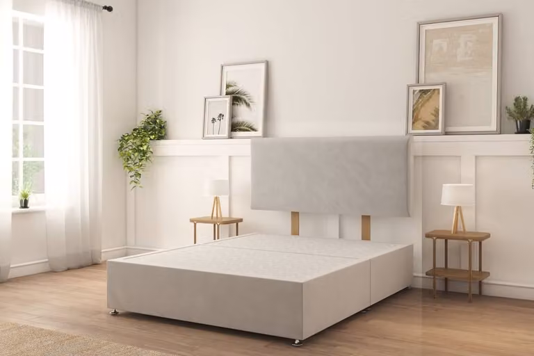 Sloomy Ashford Plush Divan Bed Set in Silver with 26 inch Strutted Headboard, Super King, W: 200 cm, D: 200 cm