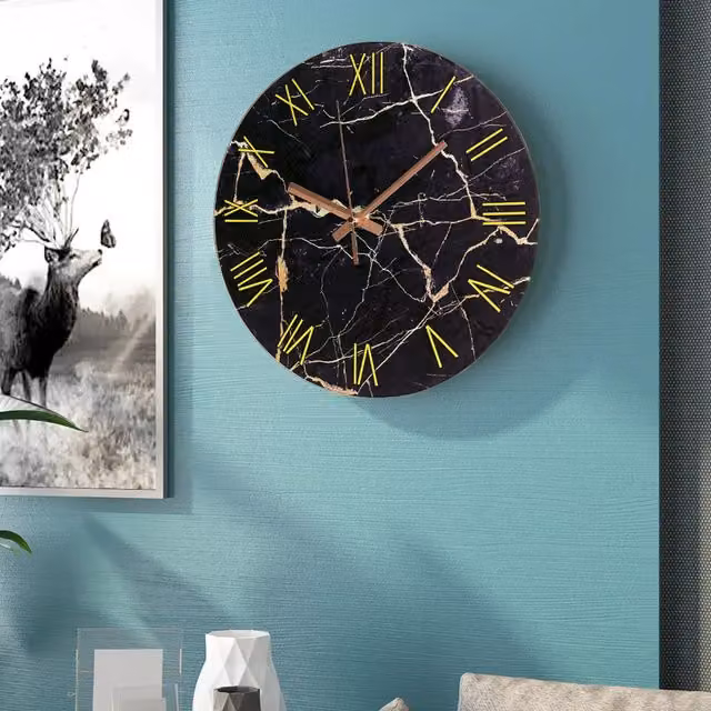 Livingandhome Dark Marble Textured Roman Wall Clock in Black and Gold, Diameter: 30.48 cm