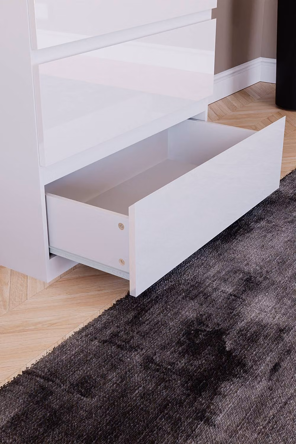 HD Designs Glinton 4 Drawer Chest of Drawers in White High Gloss – 3