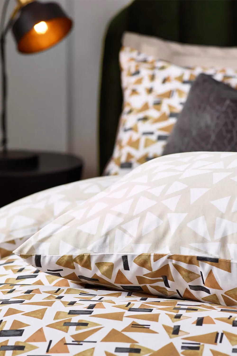 HOEM City Abstract Geometric Reversible Cotton Duvet Cover Set in Brown, Beige and Multicolour, W: 200 cm x H: 200 cm – 3