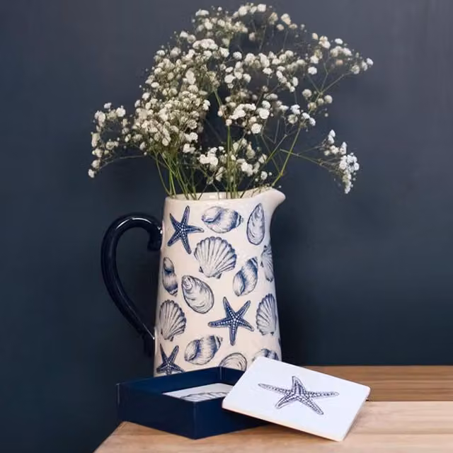 KDMK Maritime Seashell Ceramic Flower Jug in White and Blue, Height: 17 cm