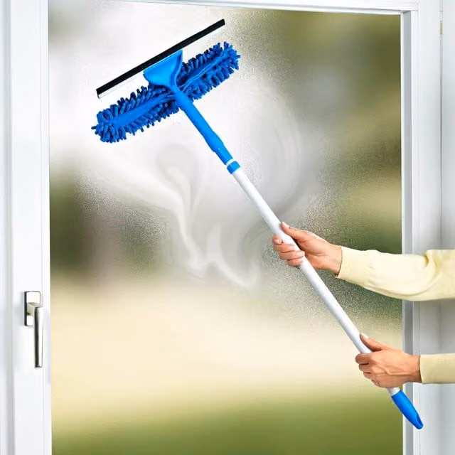 Klarstein 2-in-1 Window Cleaning Kit with Telescopic Handle and Squeegee in Blue and White