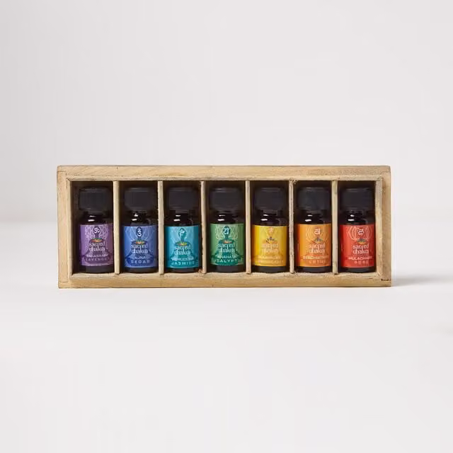 Homescapes Chakra Essential Oils Gift Set with Black Mango Wood Case
